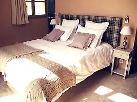 فندق كارْبُنْترافي  Le Chateau Des Cinq Cantons  كارْبُنْترا