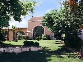 فندق كارْبُنْترافي  Le Chateau Des Cinq Cantons 2*, كارْبُنْترا